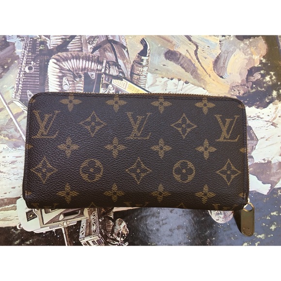 Louis Vuitton Handbags - Classic Louis Vuitton Zippy Wallet